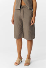 Load image into Gallery viewer, Aura Bermuda Shorts - Morel