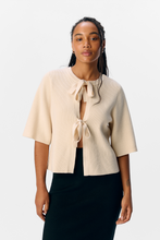 Carica l'immagine nel visualizzatore di Gallery, Julla Parvi 2/4 Knit Cardigan - Sandshell