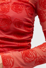 Charger l'image dans la galerie, Elodie Top - Cranberry Poinsette Roses