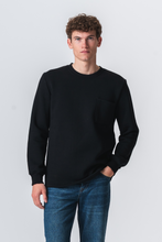 Afbeelding in Gallery-weergave laden, Pocket Sweatshirt Regular Fit - Black