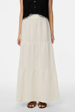 Cargar imagen en el visor de la galería, Sikka Maxi Skirt - Cloud Dancer