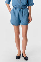 Load image into Gallery viewer, Frame Shorts - Light Blue Denim