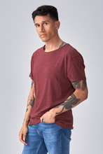 Carregar imagem no visualizador da galeria, Gola redonda profunda - Vermelho mosqueado