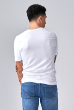 Carica l'immagine nel visualizzatore di Gallery, T -shirt Vneck di base - bianco