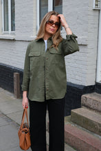 Carica l'immagine nel visualizzatore di Gallery, Clara Twill Shirt - Green