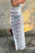 Cargar imagen en el visor de la galería, Florence Lace Skirt - White