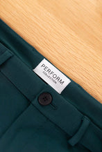 Charger l'image dans la galerie, L'original Performance Pants - Vert