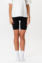 Load image into Gallery viewer, Jackie Shorts Seamless - Black