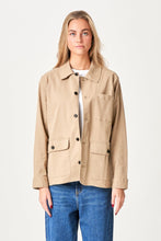 Carica l'immagine nel visualizzatore di Gallery, Twill Shacket - Beige