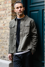 Carica l'immagine nel visualizzatore di Gallery, Twill Overshirt - Dark Olive