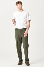 Carica l'immagine nel visualizzatore di Gallery, Performance Pants Loose Fit - Dark Olive