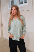 Afbeelding in Gallery-weergave laden, Frida Shirt - Khaki