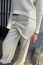 Charger l'image dans la galerie, Violetta Bow Pants - Light Grey