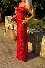 Cargar imagen en el visor de la galería, Florence Lace Skirt - Red
