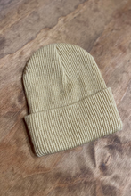 Load image into Gallery viewer, Knitted beanie - Beige