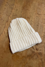 Cargar imagen en el visor de la galería, Ribbed Beanie - Light Beige