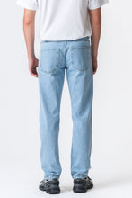 Load image into Gallery viewer, Relaxed Fit Jeans - Light Blue Denim