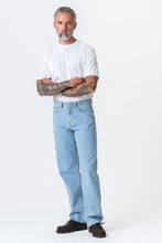 Charger l'image dans la galerie, Noah Loose Fit Jeans - Light Blue Denim