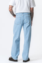 Charger l'image dans la galerie, Noah Loose Fit Jeans - Light Blue Denim