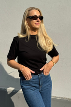 Afbeelding in Gallery-weergave laden, Oversized t -shirt - zwart