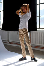 Charger l'image dans la galerie, L'original Performance Pants - Beige foncé