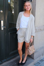 Cargar imagen en el visor de la galería, Jesmilo Shorts - Silver Lining