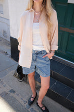 Carica l'immagine nel visualizzatore di Gallery, Mia Shirt - Beige