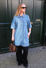 Charger l'image dans la galerie, Fenja Short Denim Dress - Medium Blue Denim