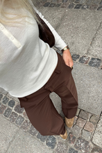 Charger l'image dans la galerie, Low Waist Suit Pants - Brown