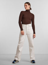 Cargar imagen en el visor de la galería, Jeans de Noah Ultra High -Wleist - White