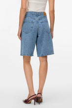Carica l'immagine nel visualizzatore di Gallery, Kath Long Denim Shorts - Light Blue Denim