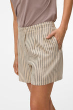 Cargar imagen en el visor de la galería, Jesmilo Shorts - Silver Lining