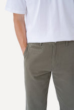 Carica l'immagine nel visualizzatore di Gallery, Straight Cotton Chino - Olive