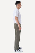 Carica l'immagine nel visualizzatore di Gallery, Straight Cotton Chino - Olive