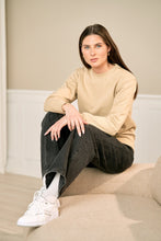 Load image into Gallery viewer, Basic Crewneck - Sand (lady)