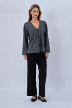 Carica l'immagine nel visualizzatore di Gallery, Ivy Tie Blouse Knit - Grey