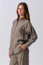 Cargar imagen en el visor de la galería, Mia Shirt - Khaki
