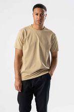 Load image into Gallery viewer, Regular T-shirt - Beige