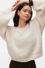 Cargar imagen en el visor de la galería, Maybe Ls 2way V-Neck Pullover - Birch