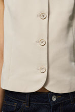 Load image into Gallery viewer, Kamil Fitted Vest - Overland Trek