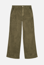 Carica l'immagine nel visualizzatore di Gallery, Margot Wide Corduroy Pants - Grape Leaf