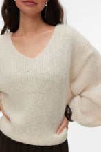 Cargar imagen en el visor de la galería, Maybe Ls 2way V-Neck Pullover - Birch