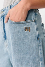 Load image into Gallery viewer, Isra Bermuda Shorts - Medium Blue Denim