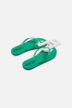 Cargar imagen en el visor de la galería, Summer Flip Flop - Pepper Green