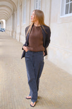 Cargar imagen en el visor de la galería, Chloe Short Sleeved Knit - Chocolate