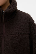 Cargar imagen en el visor de la galería, Karla Teddy Jacket - Chocolate Torte