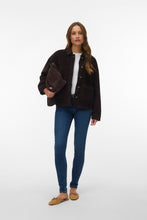 Carica l'immagine nel visualizzatore di Gallery, Jamie Corduroy Shacket Mix - Chocolate Torte