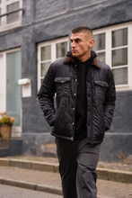 Charger l'image dans la galerie, Quilted Jacket - Black