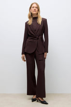 Carregar imagem no visualizador da galeria, Upama Tie Blazer - Chocolate Plum