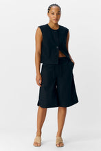 Cargar imagen en el visor de la galería, Aura Bermuda Shorts - Black